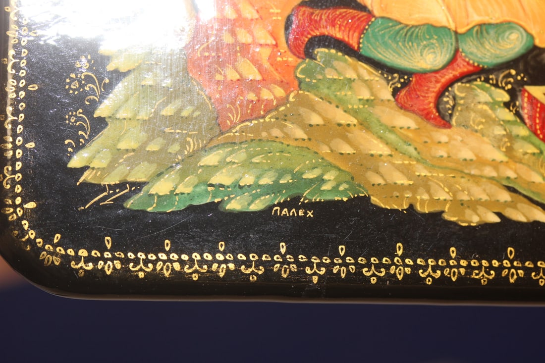 A Signed Hand Painted Russian Lacquer Box - 4
