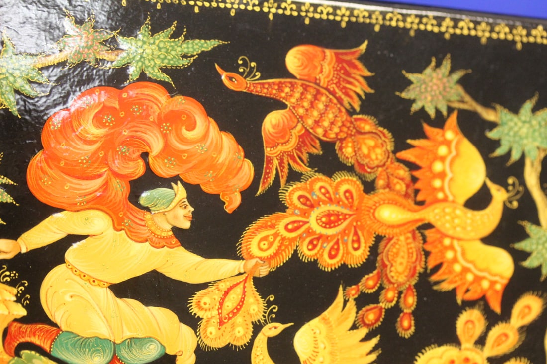 A Signed Hand Painted Russian Lacquer Box - 6