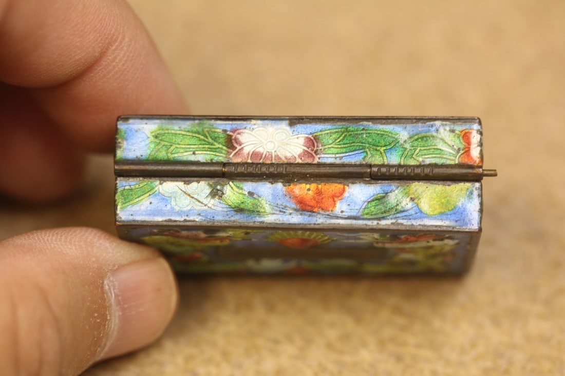 Small Enamel Dragon Chinese Trinket Box - 4
