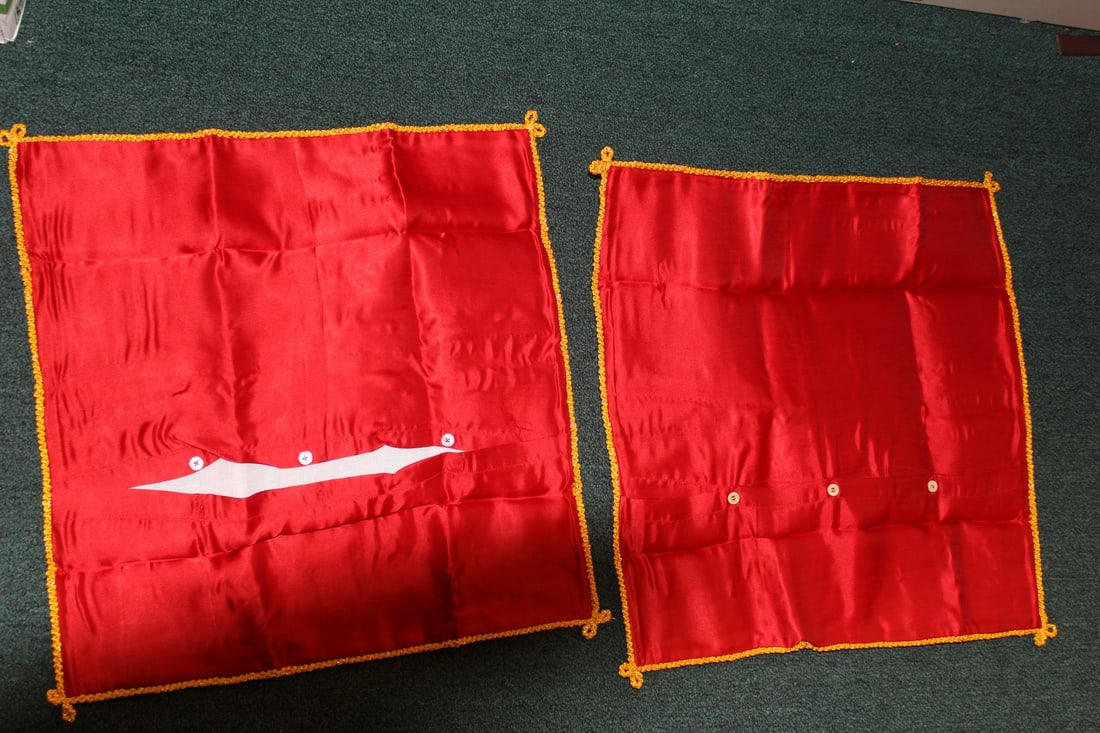 Lot of 2 Embroided Pillow Cases - 8
