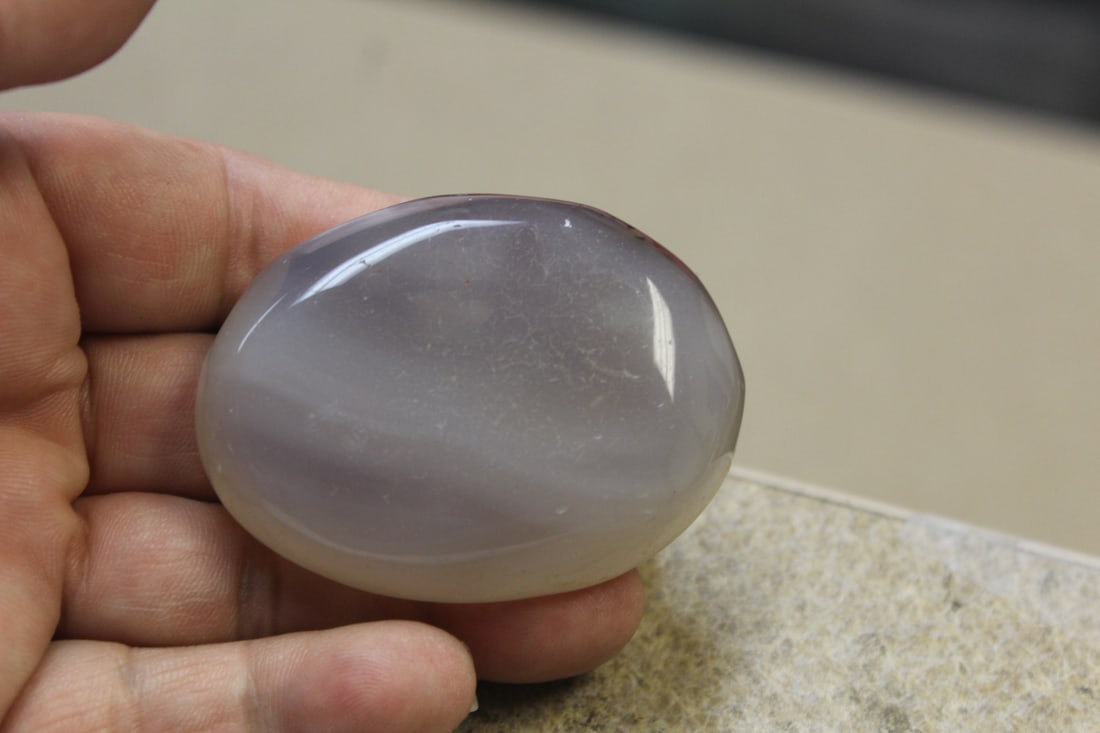 Pebble Shape Agate Stone: 2 1/4" in diameter