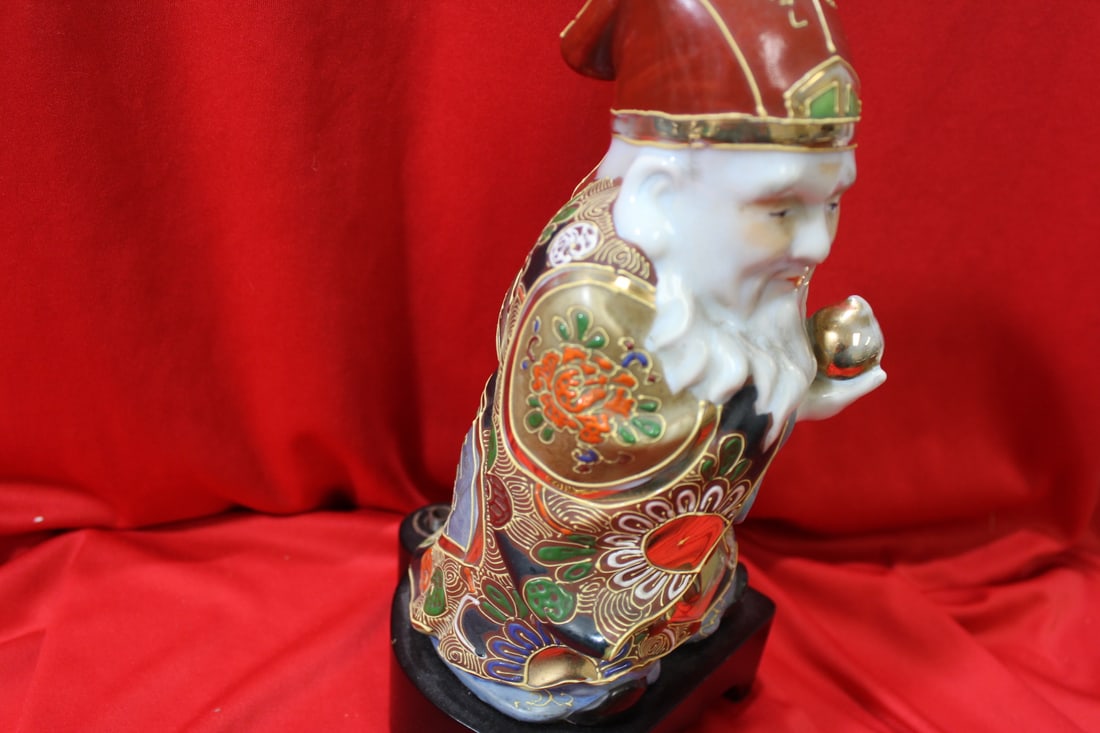 A Japanese Kutani Figurine - 7