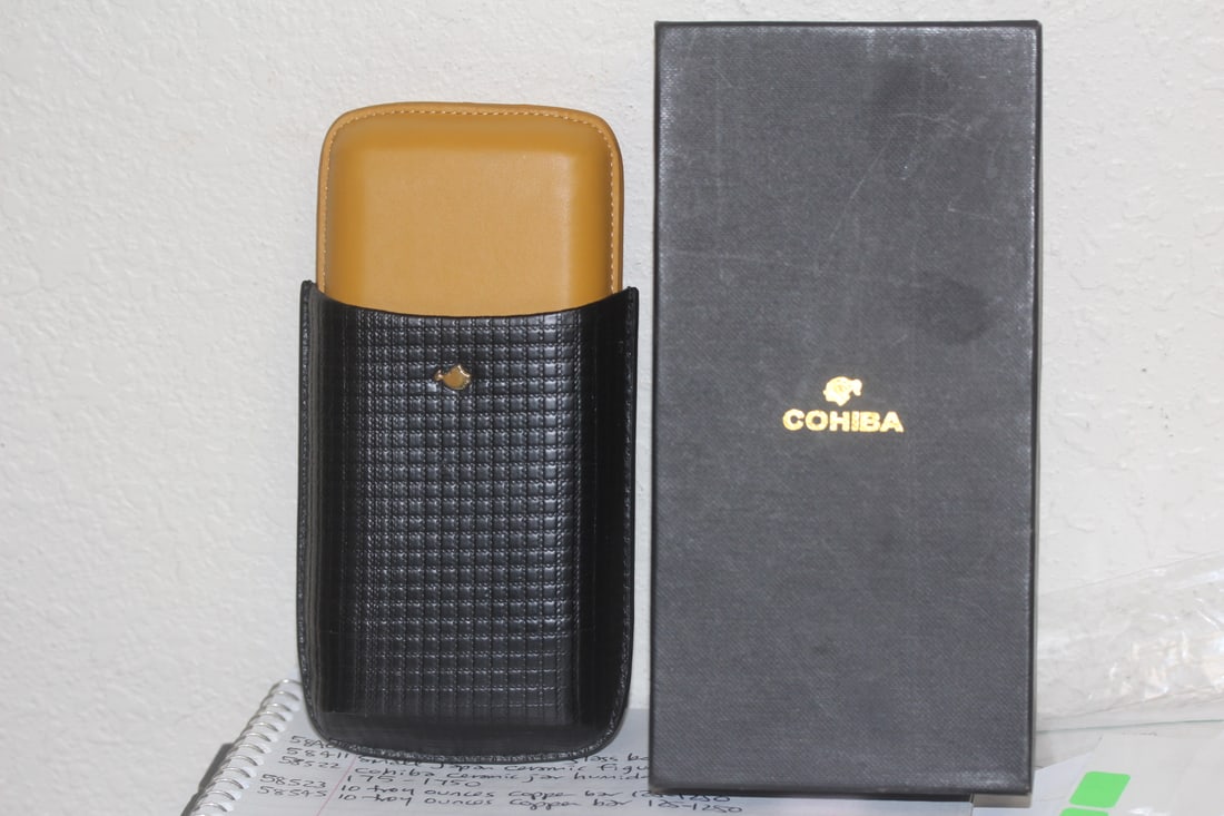 Cohiba Leather Cigar Case: boxed