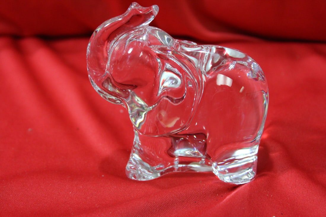 A Clenox Crystal Elephant - 3