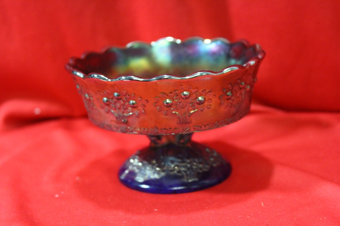 A Carnival Glass Stem Bowl: 4 1/2" in diameter