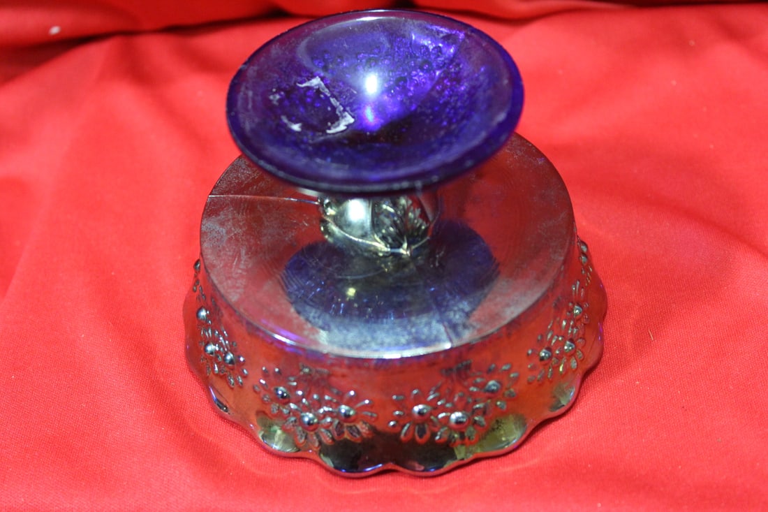 A Carnival Glass Stem Bowl - 4