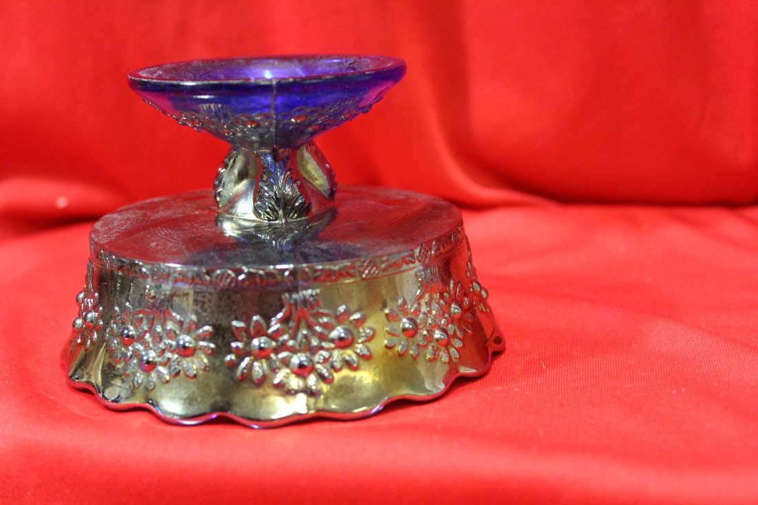 A Carnival Glass Stem Bowl - 5