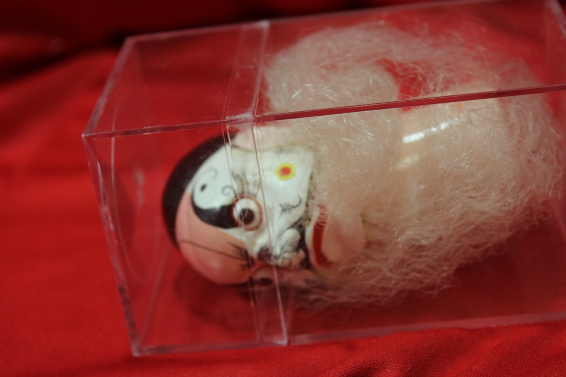 A Plastic Head - 4