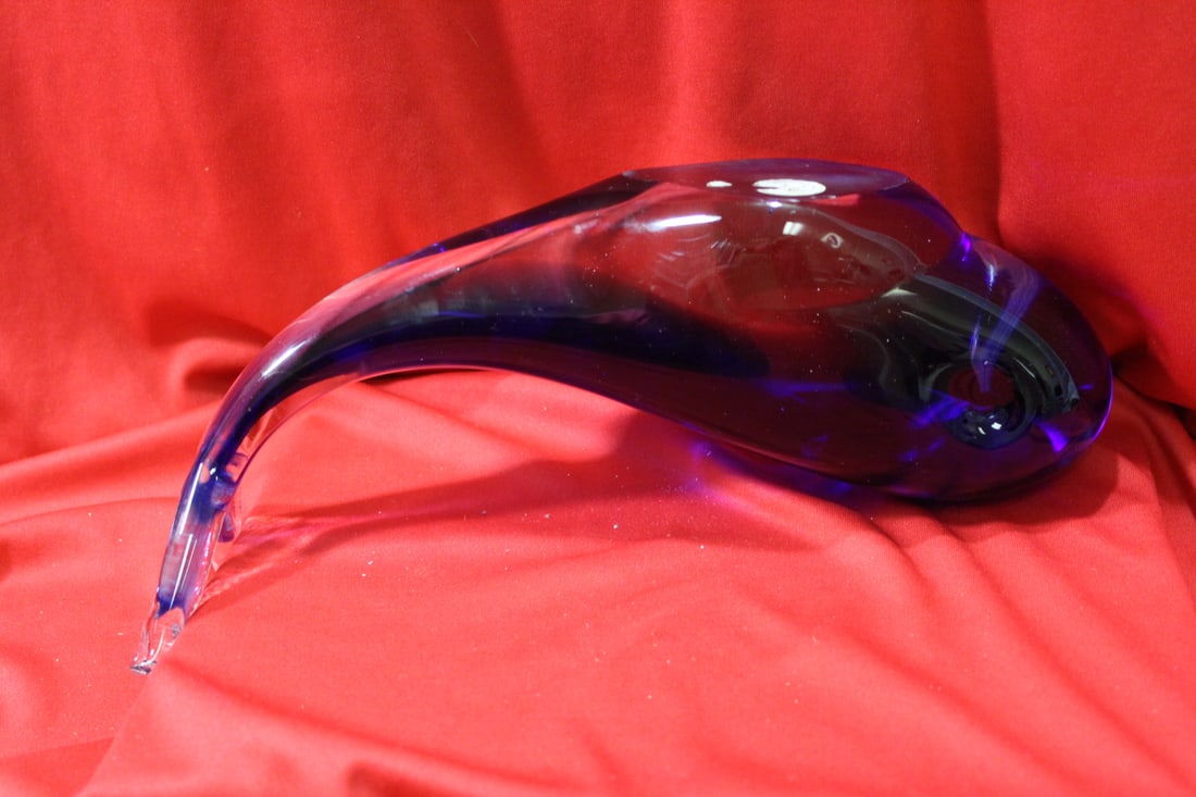 An Artglass Whale - 4