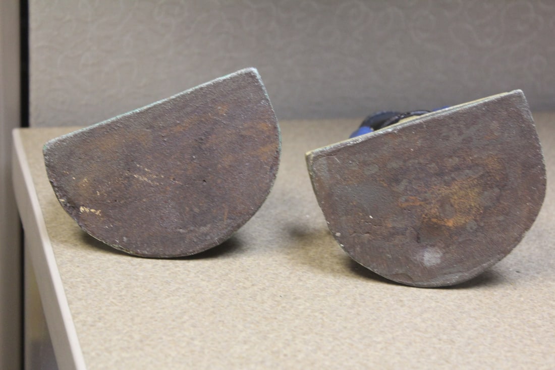 Pair of Vintage Cast Iron Amish Figurines - 3