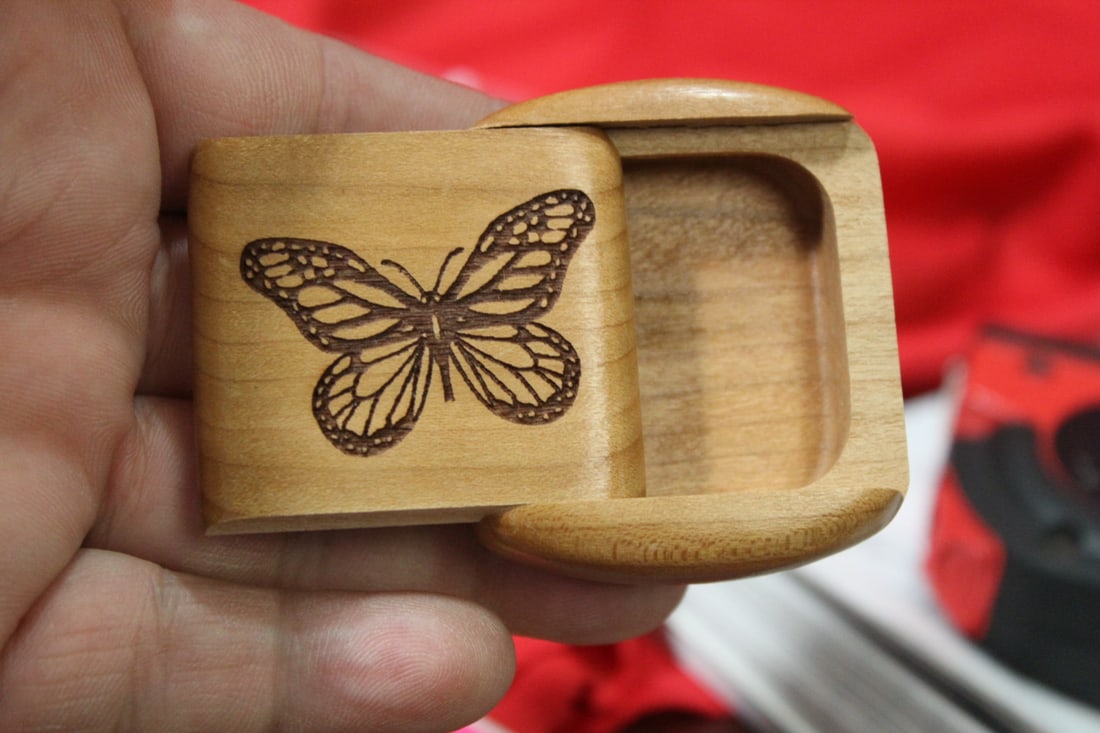 An Inlaid Wooden Slide Trinket Box - 5
