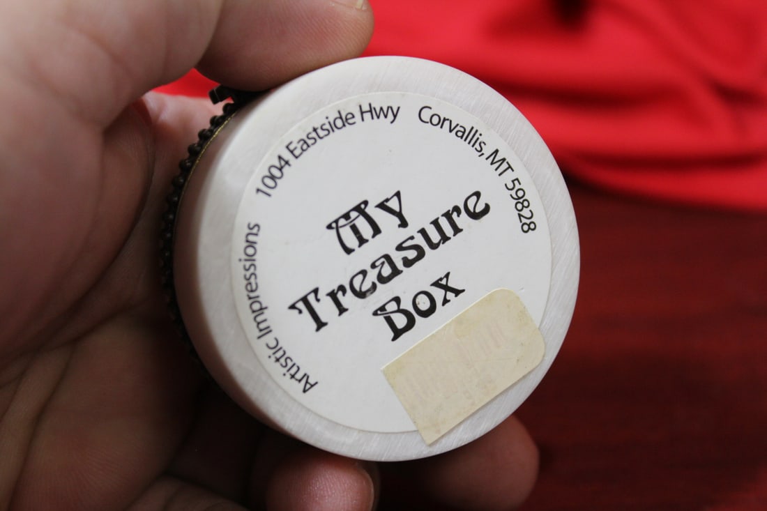 A Chimeny Rock Park Trinket Box - 3