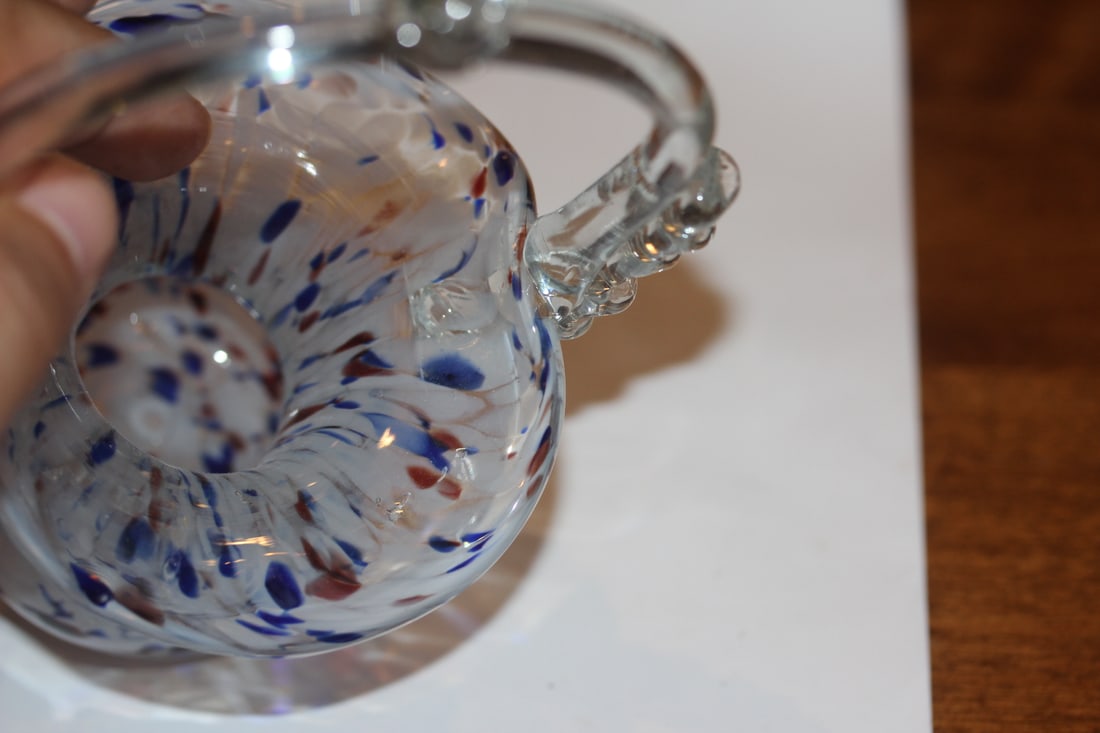 Art Glass Basket - 7