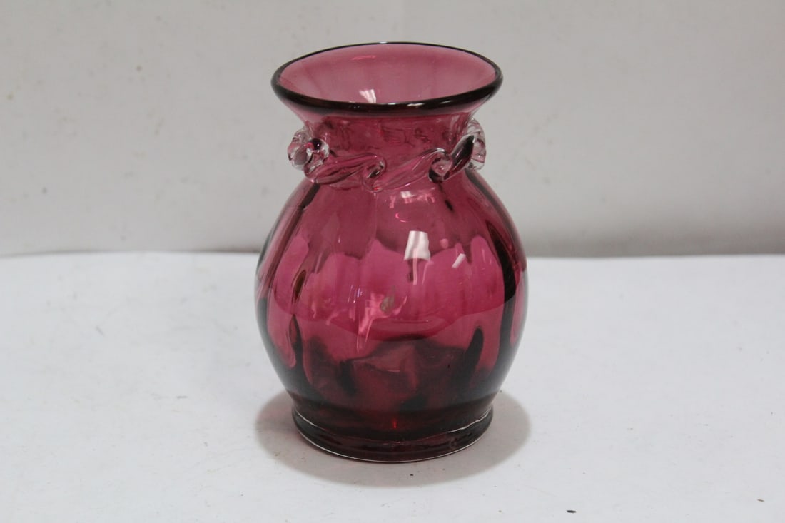 A Cranberry Glass Vase - 4