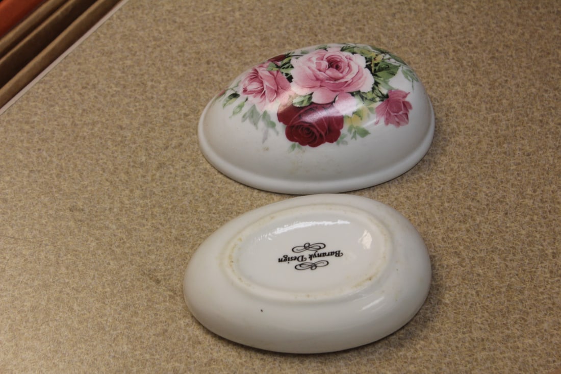 Baranyk Egg Form Ceramic Trinket Box - 4