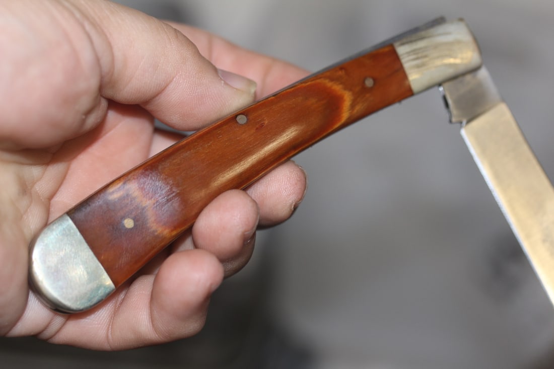 Pocket Knife with Leather Sheath - 6