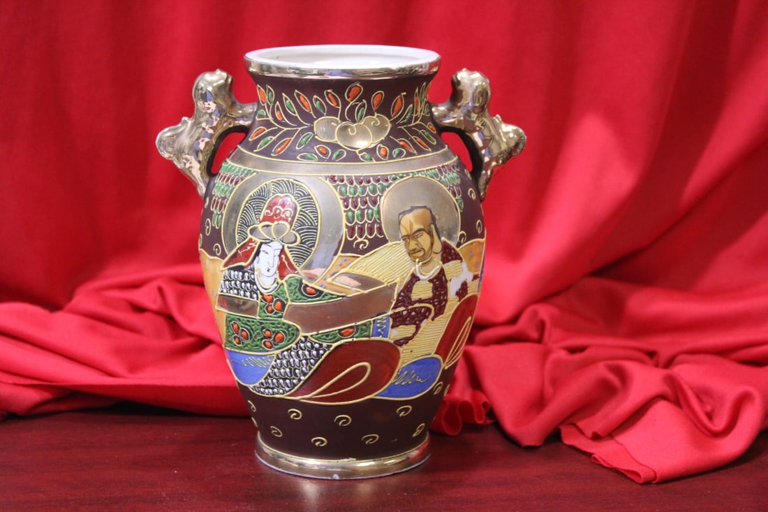 A Vintage Japanese Satsuma Vase - 2