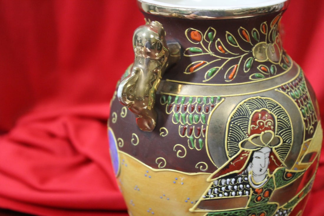 A Vintage Japanese Satsuma Vase - 3
