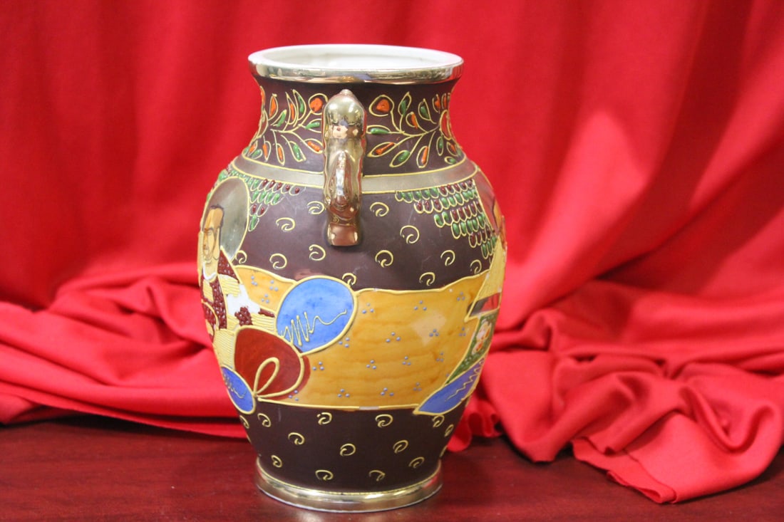 A Vintage Japanese Satsuma Vase - 5
