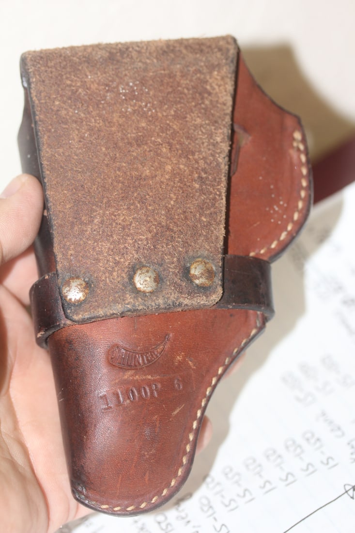 A Hunter Leather Gun Holster - 2
