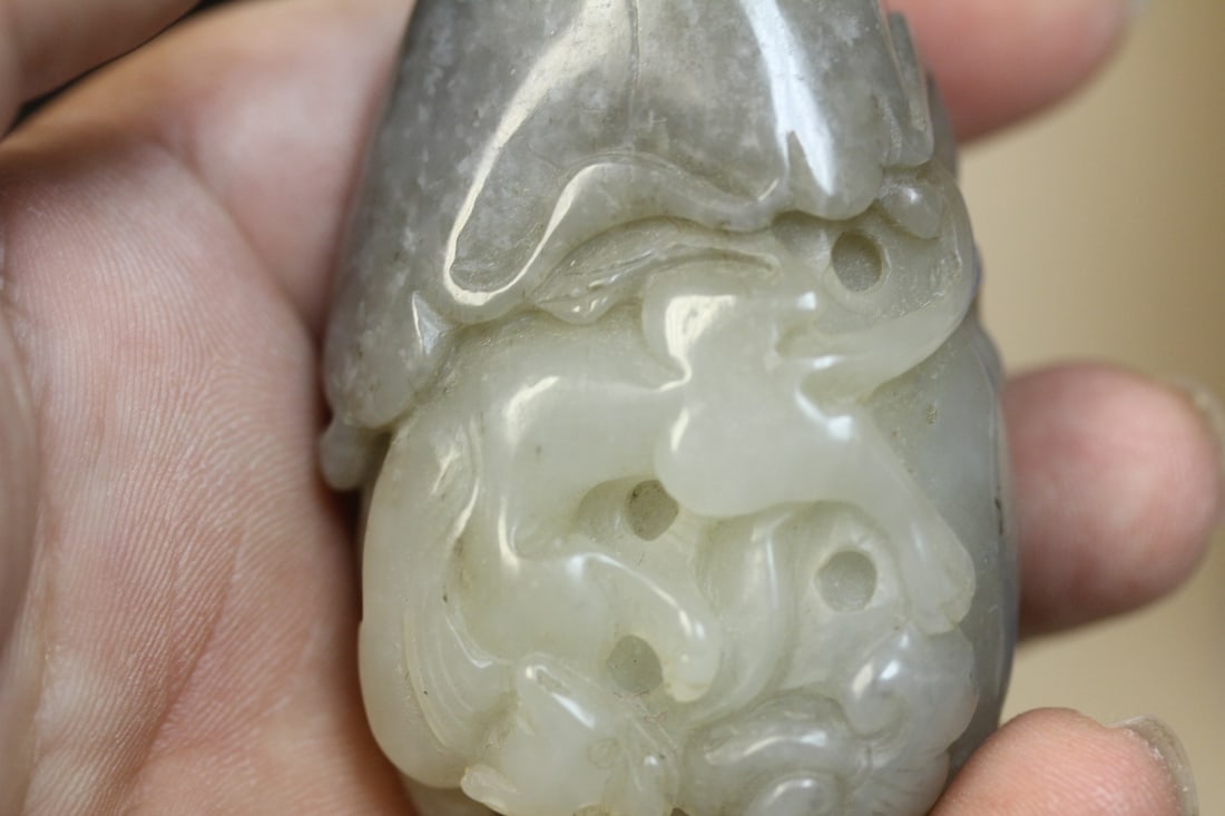 Chinese Carved Jade Snuff Bottle - 6