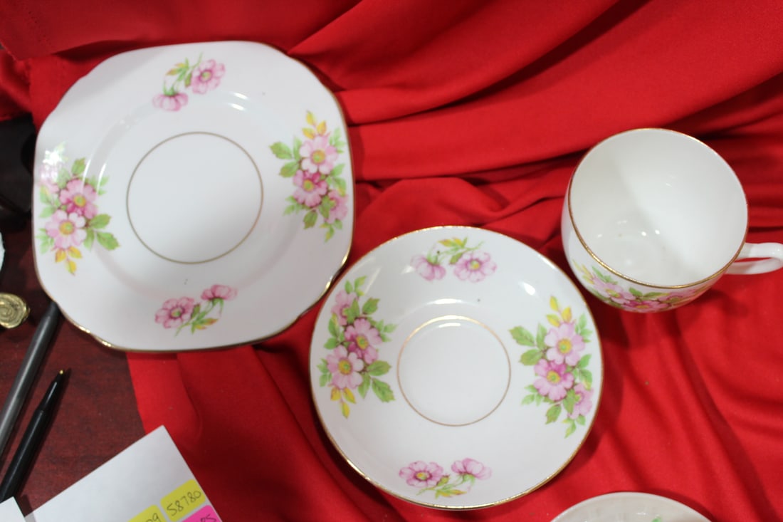 Set of 3 Duchess Cup, Saucer and Bread Plate - 2
