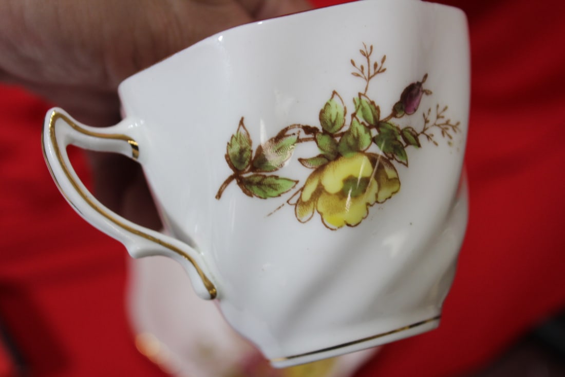 An English Rosnia Bone China Cup and Saucer - 6