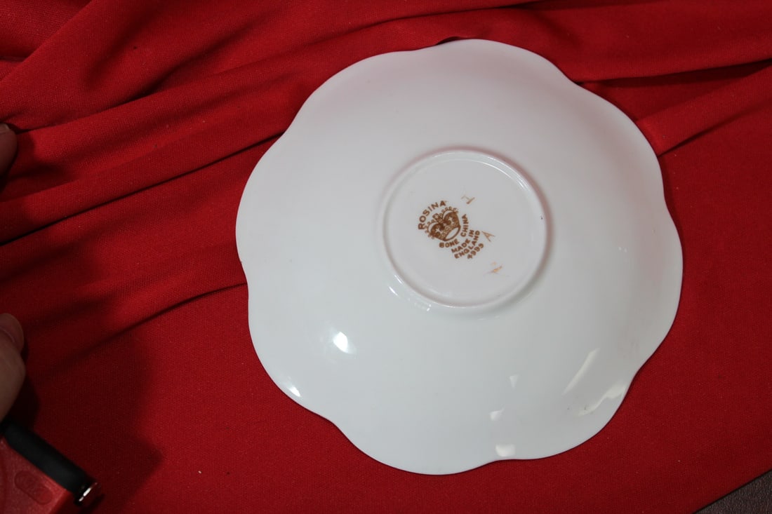 An English Rosnia Bone China Cup and Saucer - 7