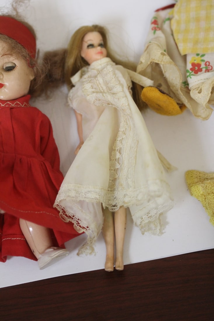 Lot of 4 Vintage Dolls - 3