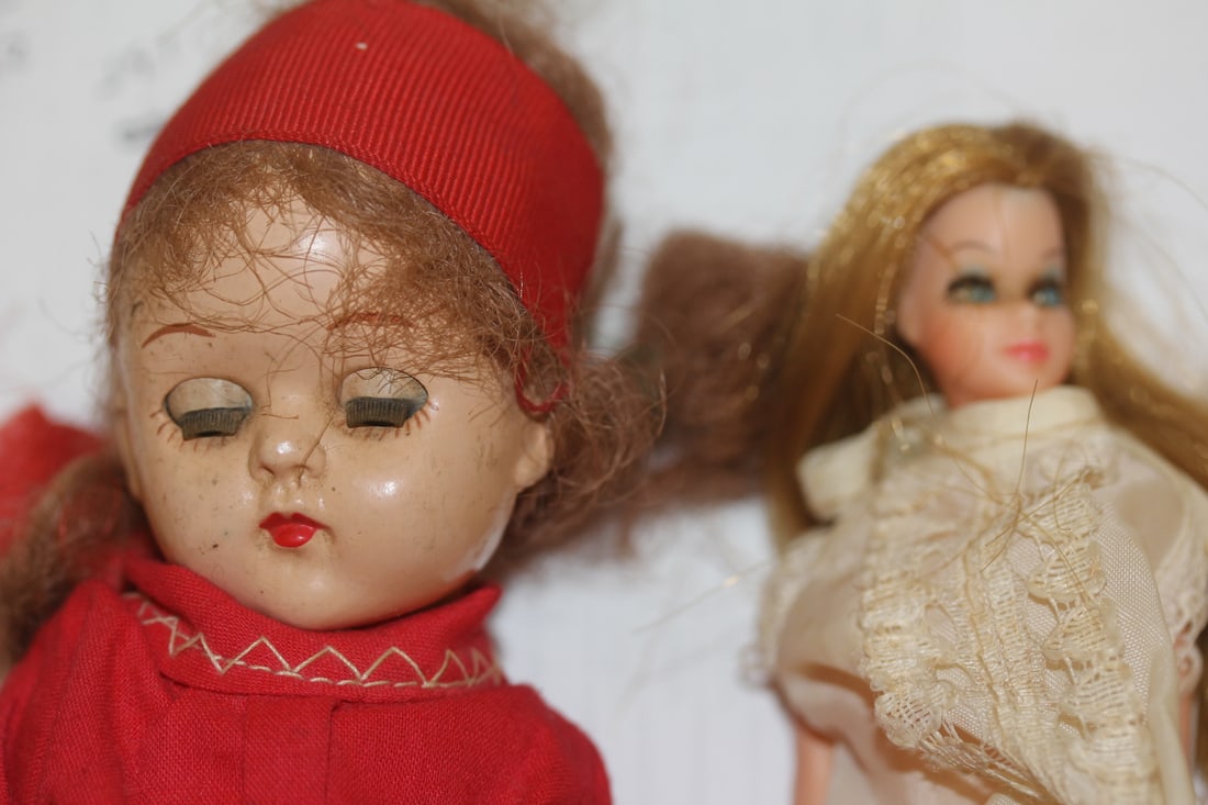 Lot of 4 Vintage Dolls - 8
