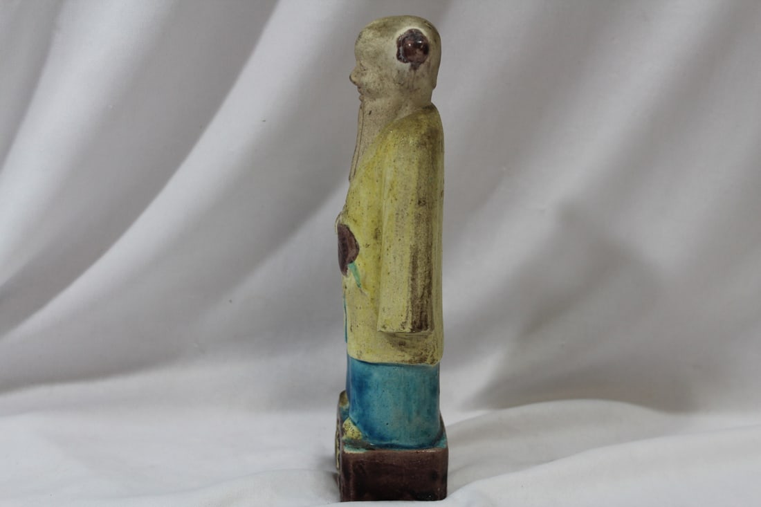 An Antique Chinese Figurine - 2