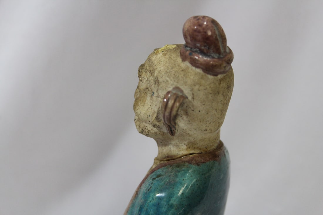 An Antique Chinese Clay Figurine - 5