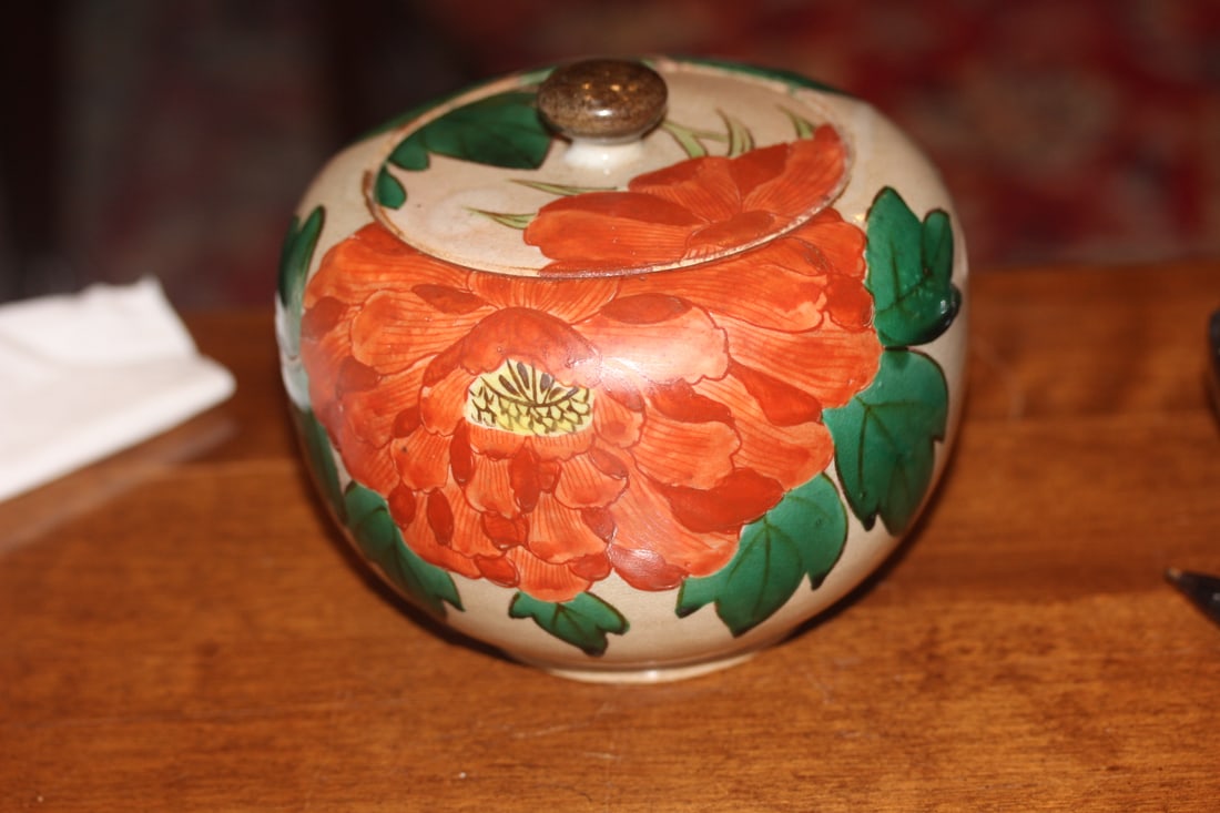 Japanese Kenzan Pottery Jar: ealry 20th century - hand painted - 5 inches across