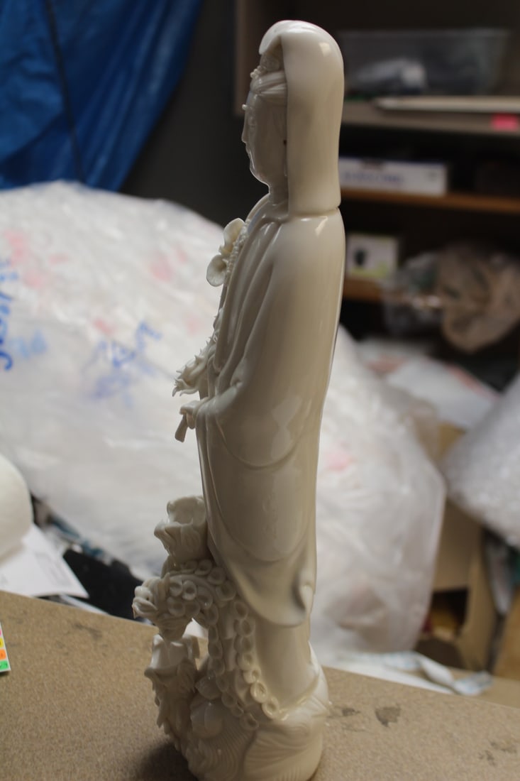 Chinese Blanc de Chin Kwan Yin - 4