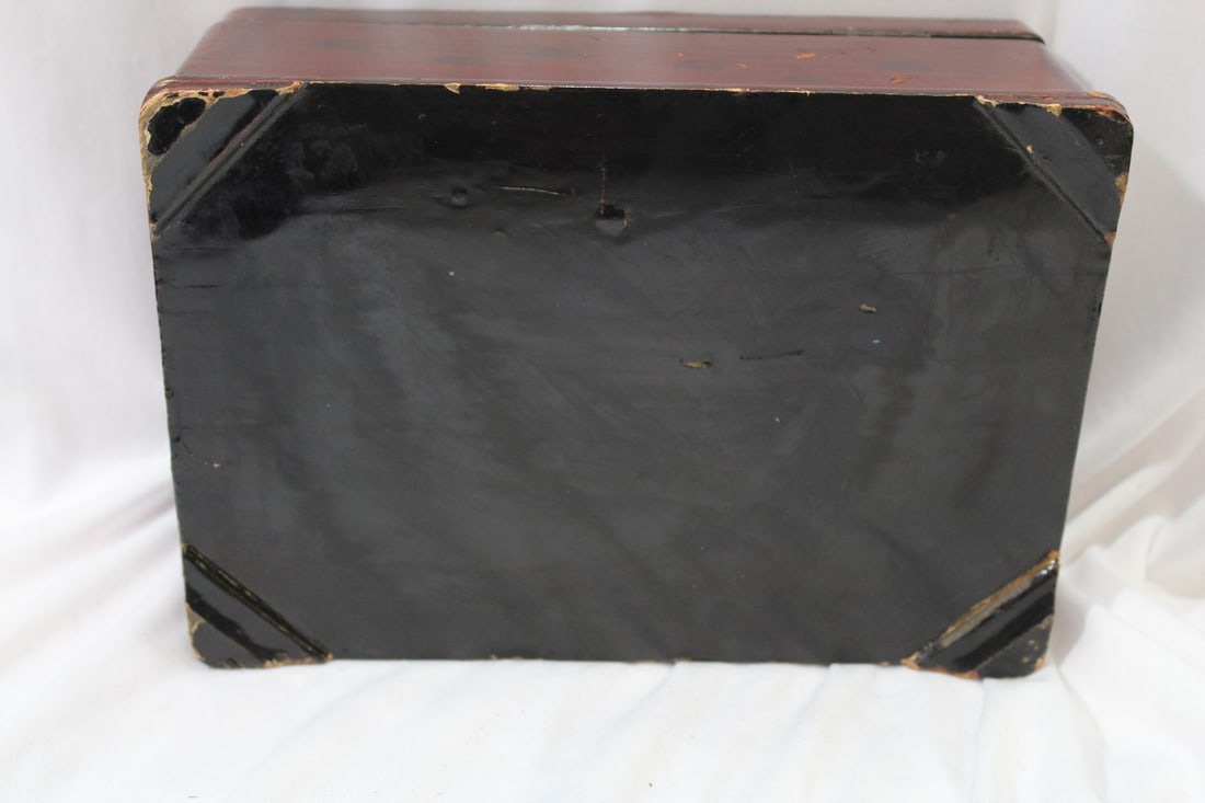 A Vintage Japanese Lacquer Box - 5