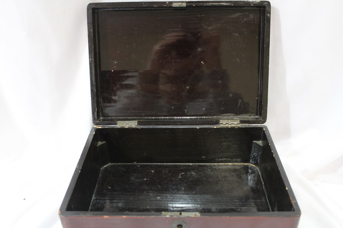 A Vintage Japanese Lacquer Box - 6