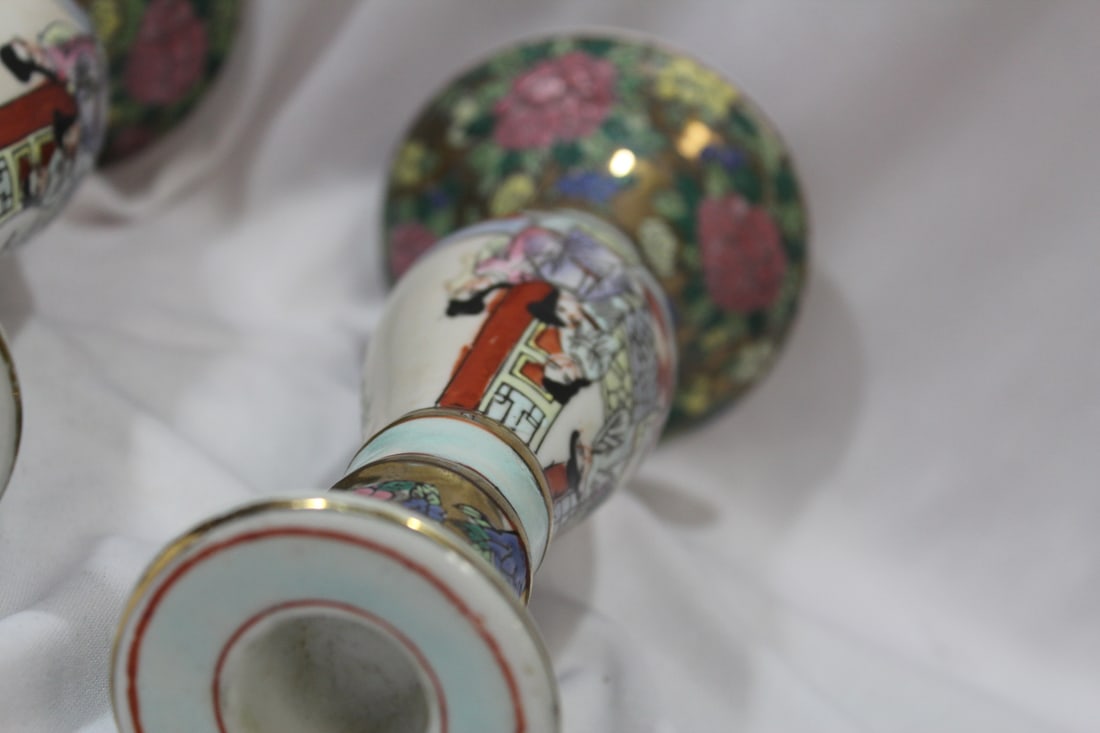 A Pair of Chinese Rose Medallion Candle Sticks - 6