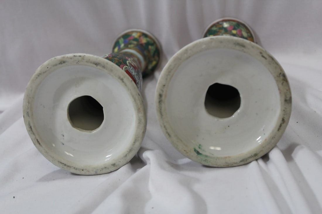 A Pair of Chinese Rose Medallion Candle Sticks - 7