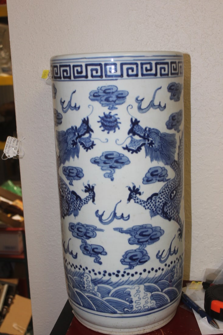 Chinese Twin Dragon Motif Umbrella Stand - 2