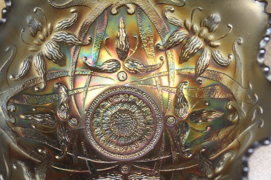 Carnival glass bowl - 3