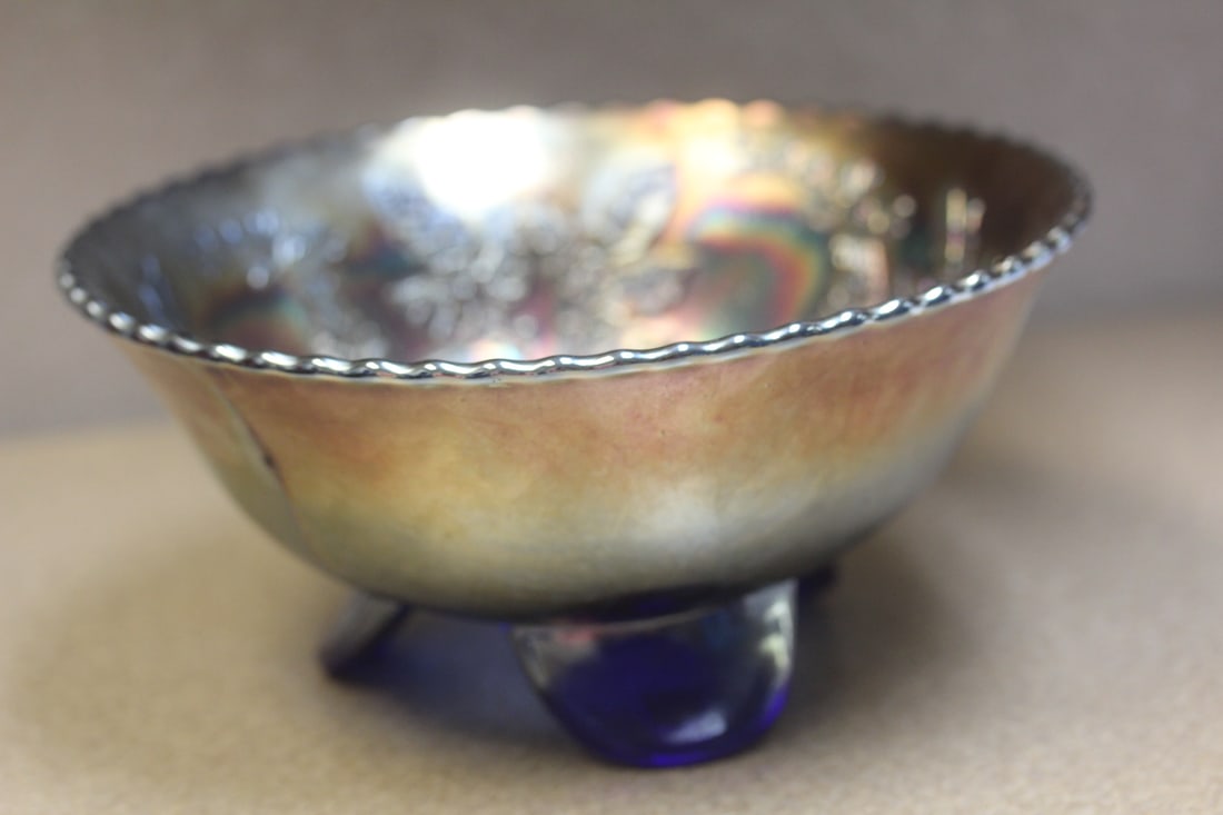 Carnival glass bowl - 6
