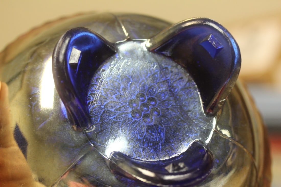 Carnival glass bowl - 8