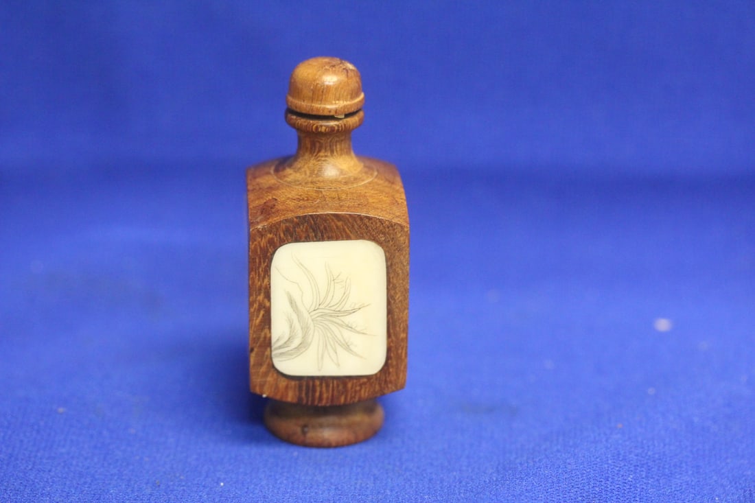 Vintage Chinese Wooden Snuff Bottle - 2