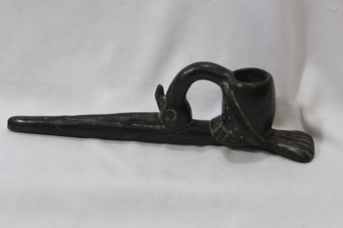 An African Ceramic Bird Form Pipe: 8" across - tribe unkown