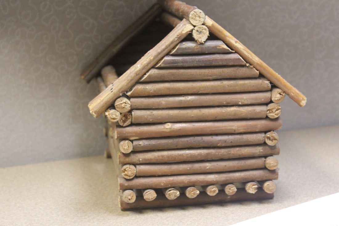 Vintage Bamboo Cabin - 2