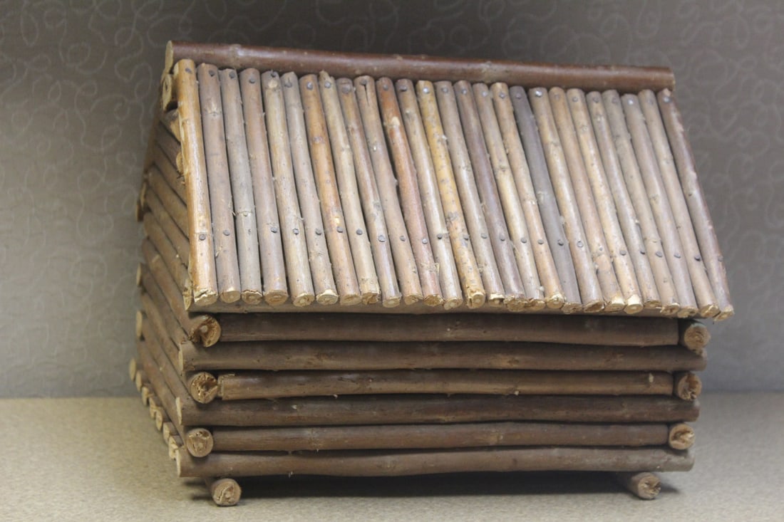 Vintage Bamboo Cabin - 3