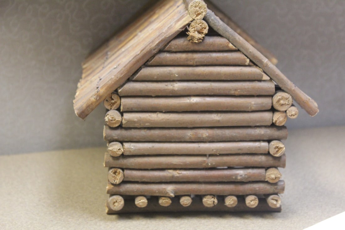 Vintage Bamboo Cabin - 4