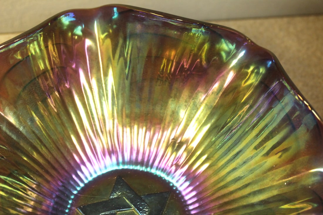Carnival glass bowl - 3