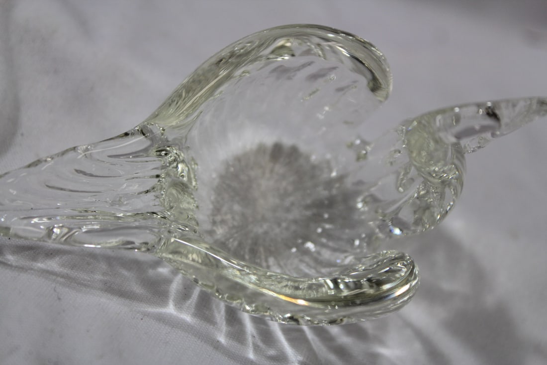 Set of 3 Glass Swan Bowls - 4
