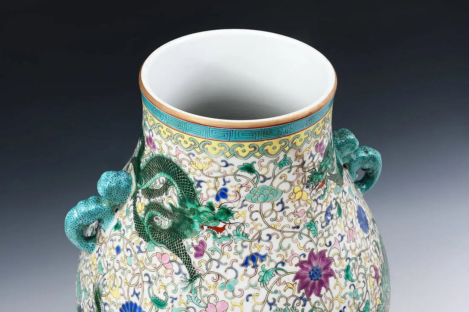 Large Chinese Famille Rose Porcelain Vase - 2